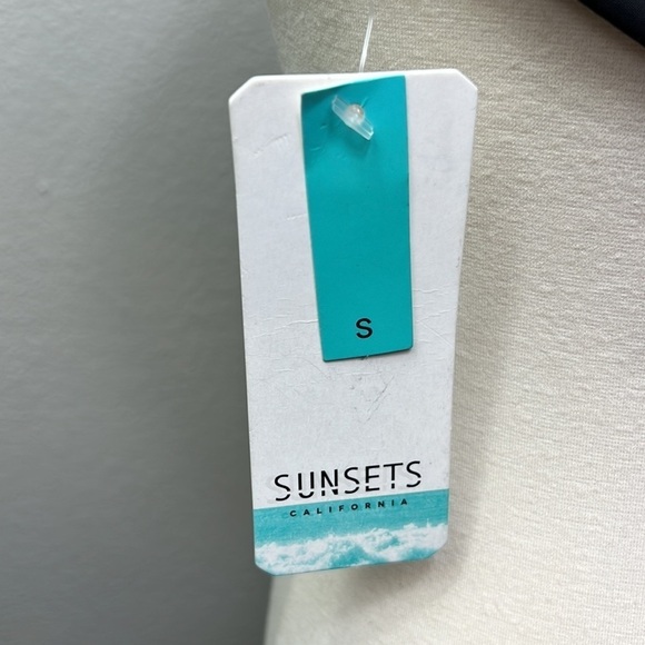 NWT Halter Bikini Top Sunsets California Beach Swim Black White Small - Picture 5 of 7